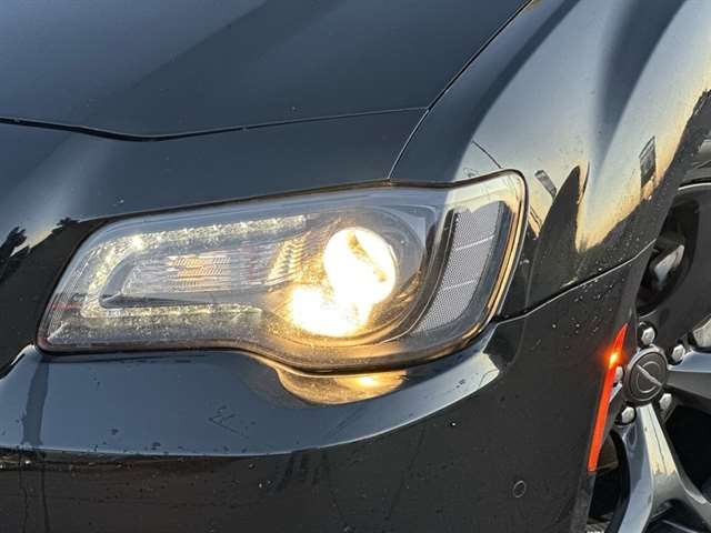 2023 Chrysler 300 S's photo