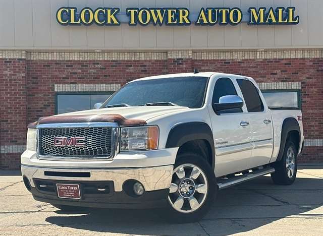 2011 GMC Sierra 4WD Crew Cab SLT SWB's photo