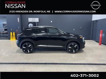 2025 NISSAN KICKS