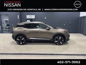 2025 NISSAN KICKS