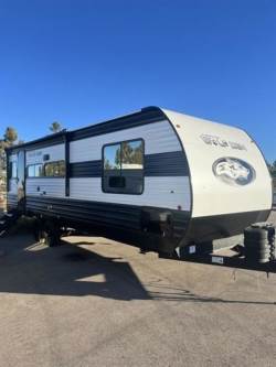 2024 FOREST RIVER CHEROKEE WOLF DEN 242TR