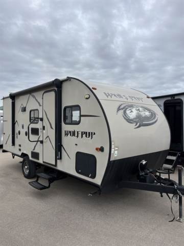 2018 FOREST RIVER CHEROKEE WOLF PUP 18TO