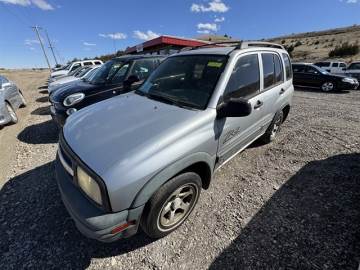 2003 CHEVROLET TRACKER