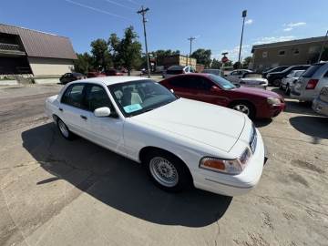 2001 FORD CROWN VICTORIA