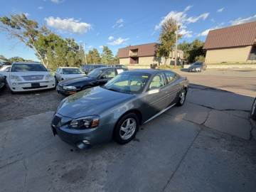 2004 PONTIAC GRAND PRIX