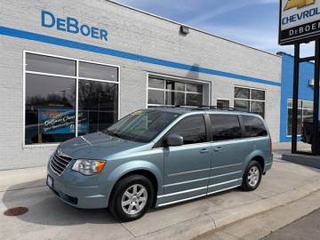 2010 CHRYSLER TOWN & COUNTRY