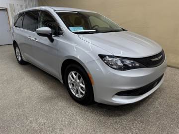 2023 CHRYSLER VOYAGER