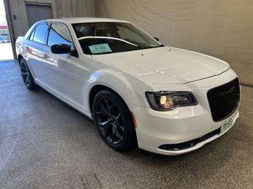 2023 CHRYSLER 300