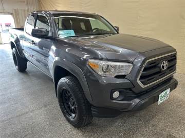 2017 TOYOTA TACOMA