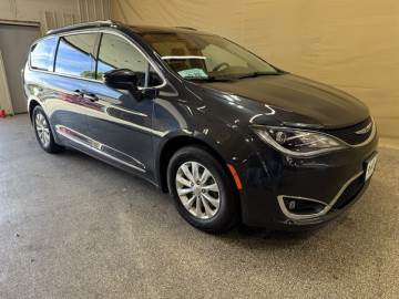 2019 CHRYSLER PACIFICA