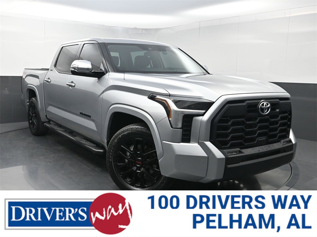 2023 Toyota Tundra SR5's photo