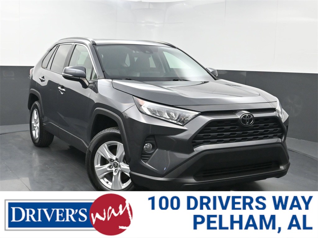 2021 Toyota RAV4 XLE's photo