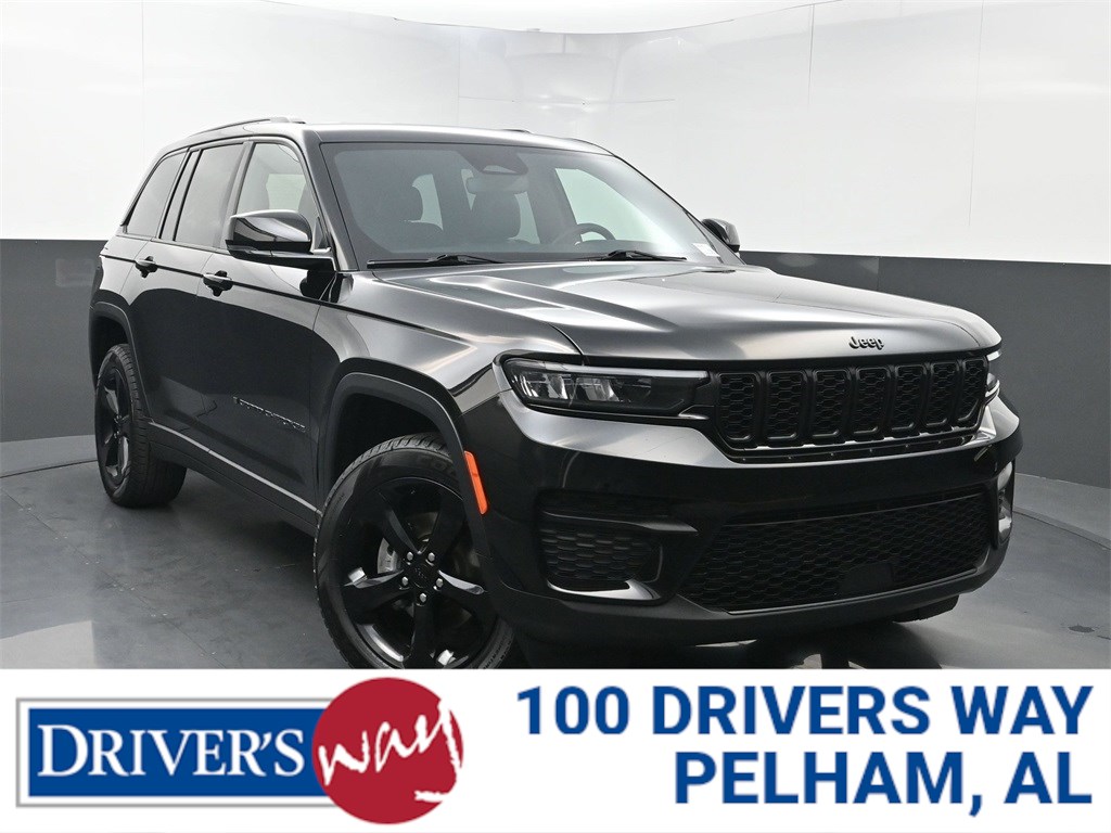 2022 Jeep Grand Cherokee Altitude's photo