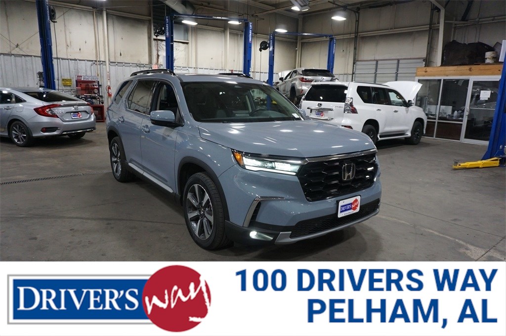 2025 Honda Pilot Touring's photo