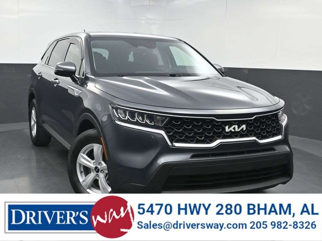 2022 Kia Sorento LX AT's photo