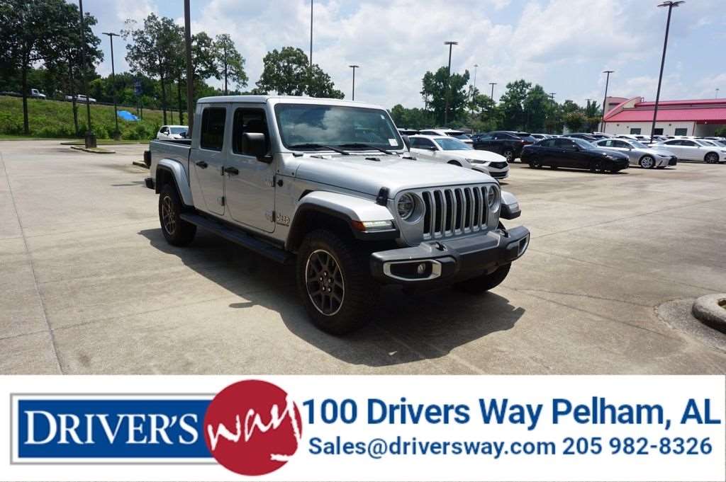 2022 Jeep Gladiator Overland's photo