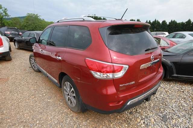 2013 Nissan Pathfinder SL 2WD's photo