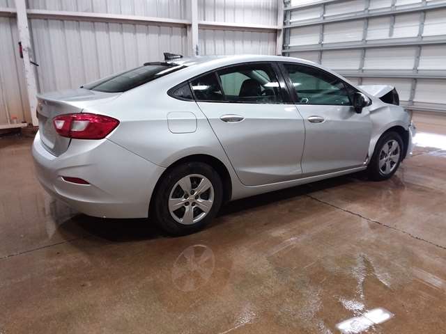 2018 Chevrolet Cruze LS Auto's photo