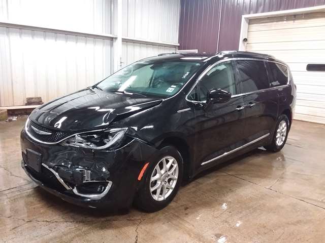 2020 Chrysler Pacifica Touring L's photo