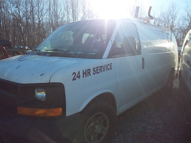2006 Chevrolet Express 1500 Work Van's photo