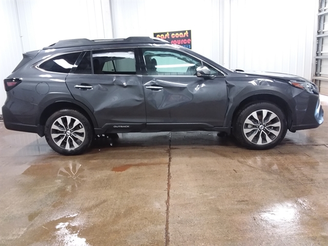 2023 Subaru Outback Touring XT's photo