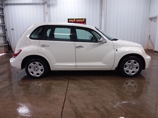 2008 Chrysler PT Cruiser Base's photo