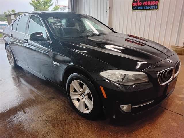 2012 BMW 5 Series 528i xDrive Sedan's photo