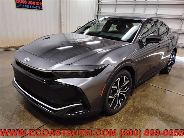 2023 Toyota Crown XLE photo 4