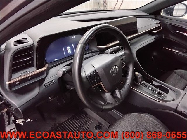 2023 Toyota Crown XLE photo 11