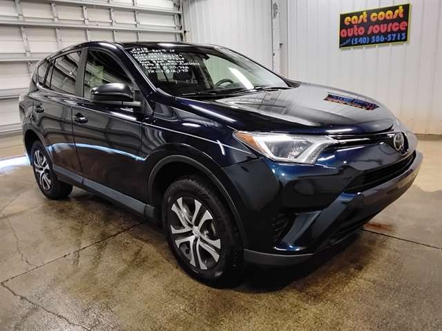 2018 Toyota RAV4 LE AWD's photo