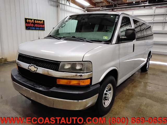2014 Chevrolet Express Passenger LT photo 2