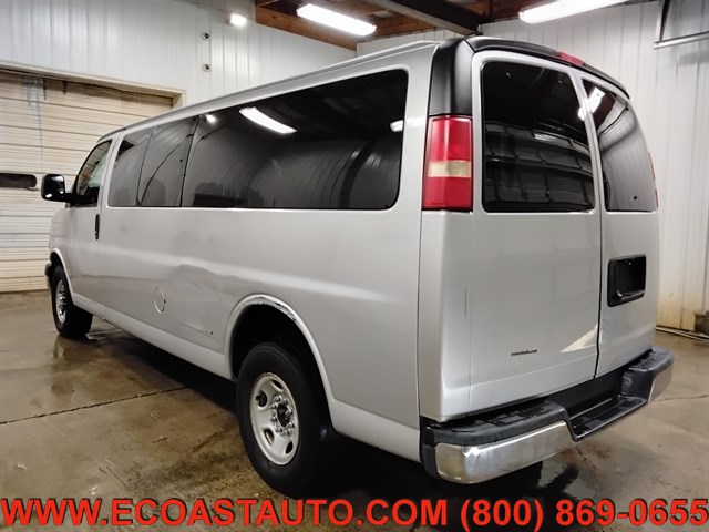 2014 Chevrolet Express Passenger LT photo 4