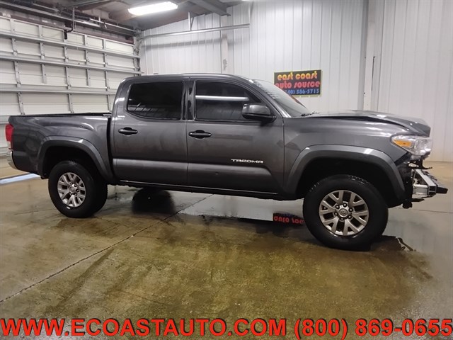 2017 Toyota Tacoma SR5 photo 2