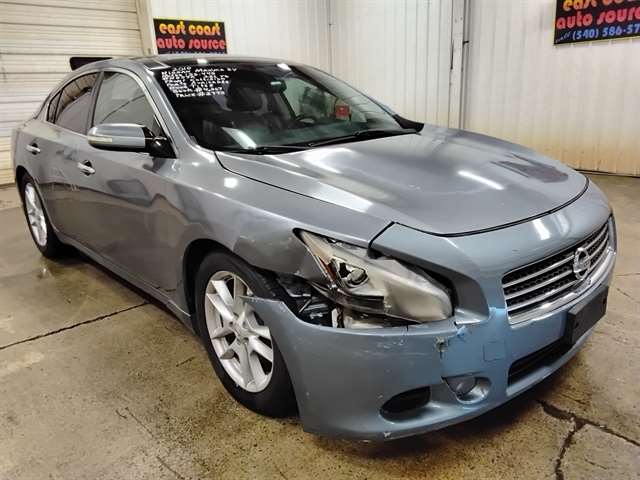 2010 Nissan Maxima 3.5 SV's photo