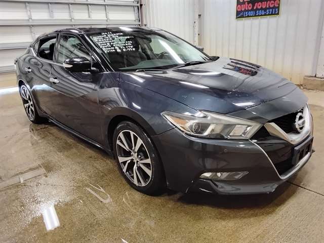 2017 Nissan Maxima Platinum's photo