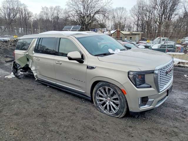 2023 GMC Yukon Denali AWD's photo