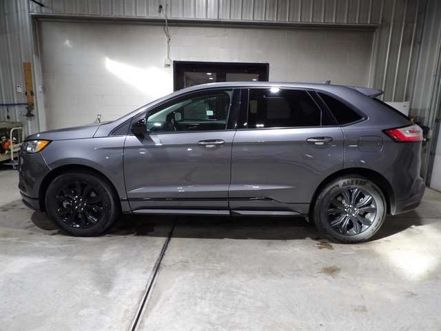 2022 Ford Edge SE