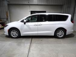 2020 CHRYSLER VOYAGER