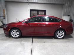 2016 CHRYSLER 200