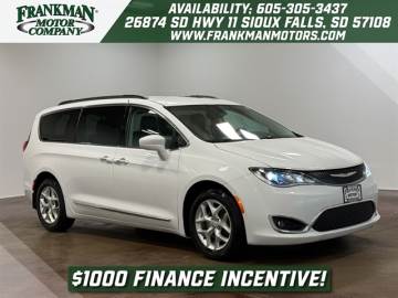 2017 CHRYSLER PACIFICA