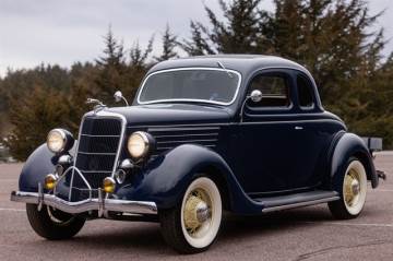 1935 FORD DELUXE