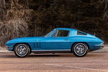 1966 CHEVROLET CORVETTE