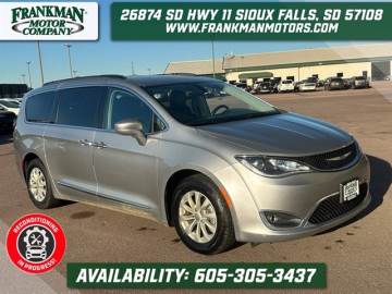 2017 CHRYSLER PACIFICA