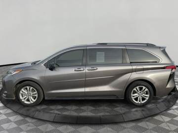 2022 TOYOTA SIENNA