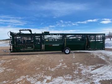 2025 ARROW FARM EQUIPMENT 10818L-EF8 PORTABLE HYDRAULIC CHUTE,ALLEY AND TUB