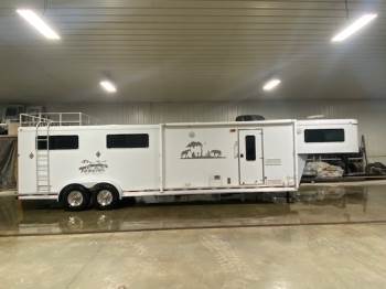 2008 Shadow 4 Horse Living Quarters