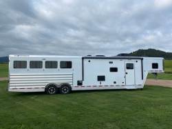2025 FEATHERLITE 9808 LIVING QUARTERS 4 HORSE