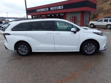 2025 TOYOTA SIENNA