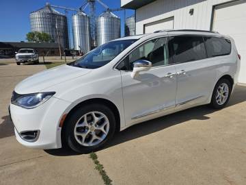 2017 CHRYSLER PACIFICA
