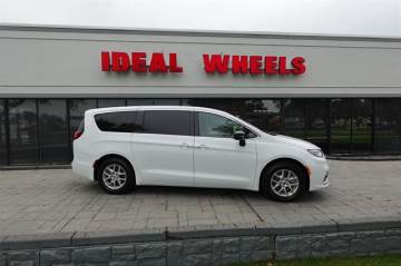 2024 CHRYSLER PACIFICA